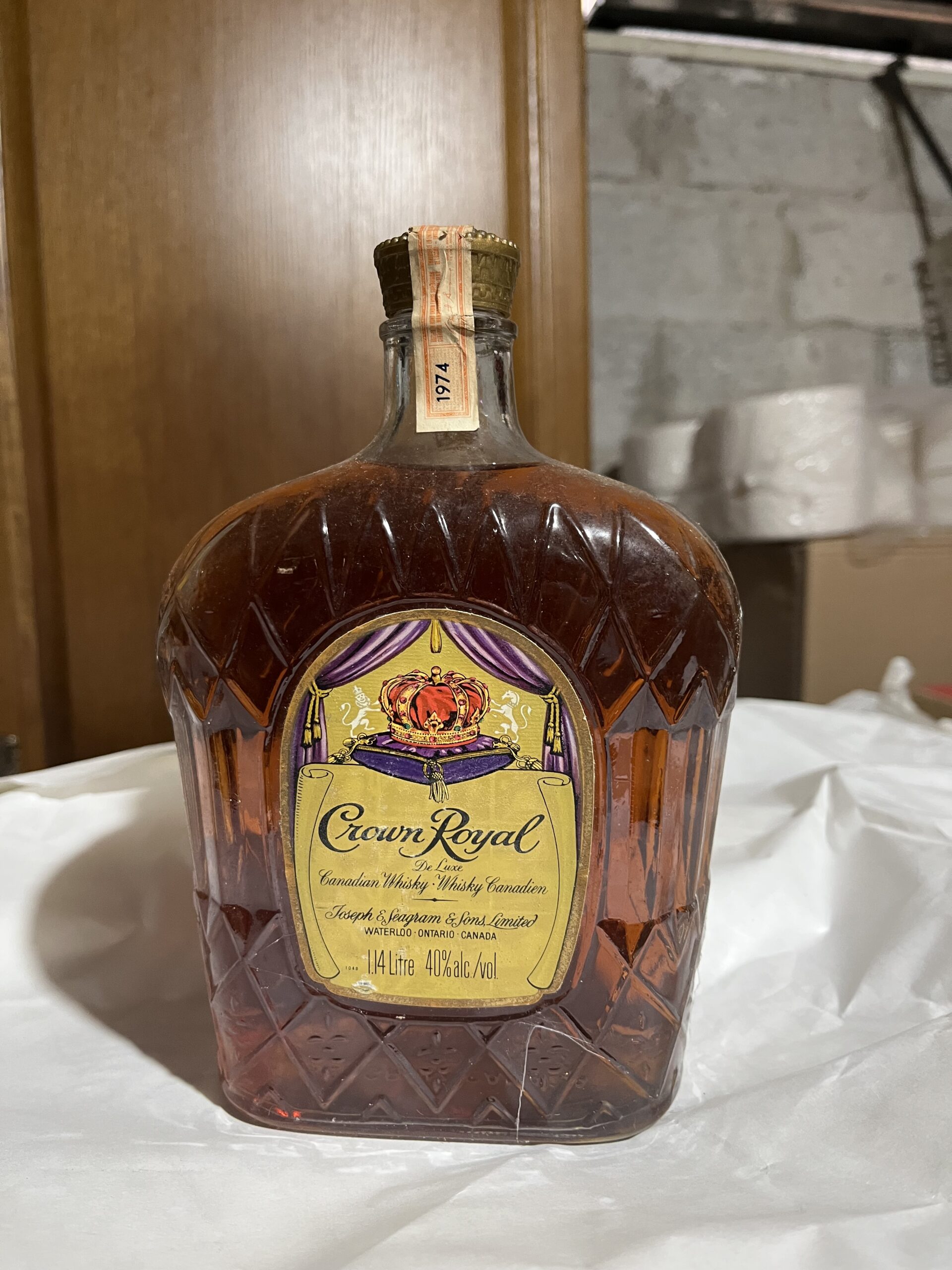 Crow Royal Fine De Luxe - Fascetta 1974 - 1,14 litro